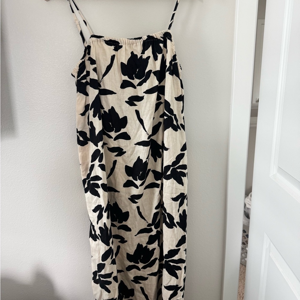 Elegant Black and Cream Floral Dress